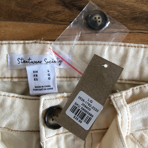 Cute Denim Skirt with belt! - Picture 4 of 4